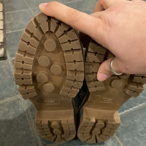 NWOT! Time and Tru size 8, faux brown leather lug sole boots! - Picture 4 of 5